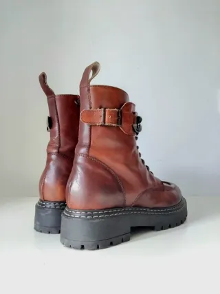 Stivaletti CafeNoir donna marrone con catena