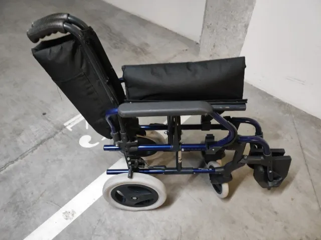 Silla de ruedas plegable