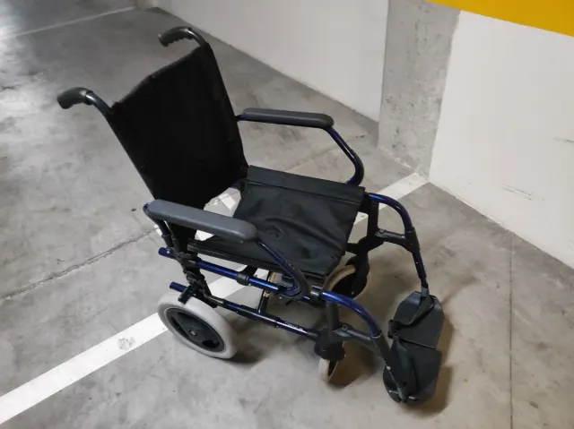 Silla de ruedas plegable