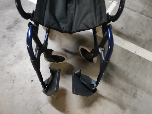 Silla de ruedas plegable