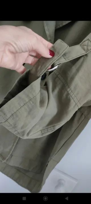 Chaqueta Bershka verde militar mujer