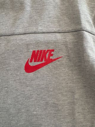 Sudadera Nike Talla S Gris, negra y roja