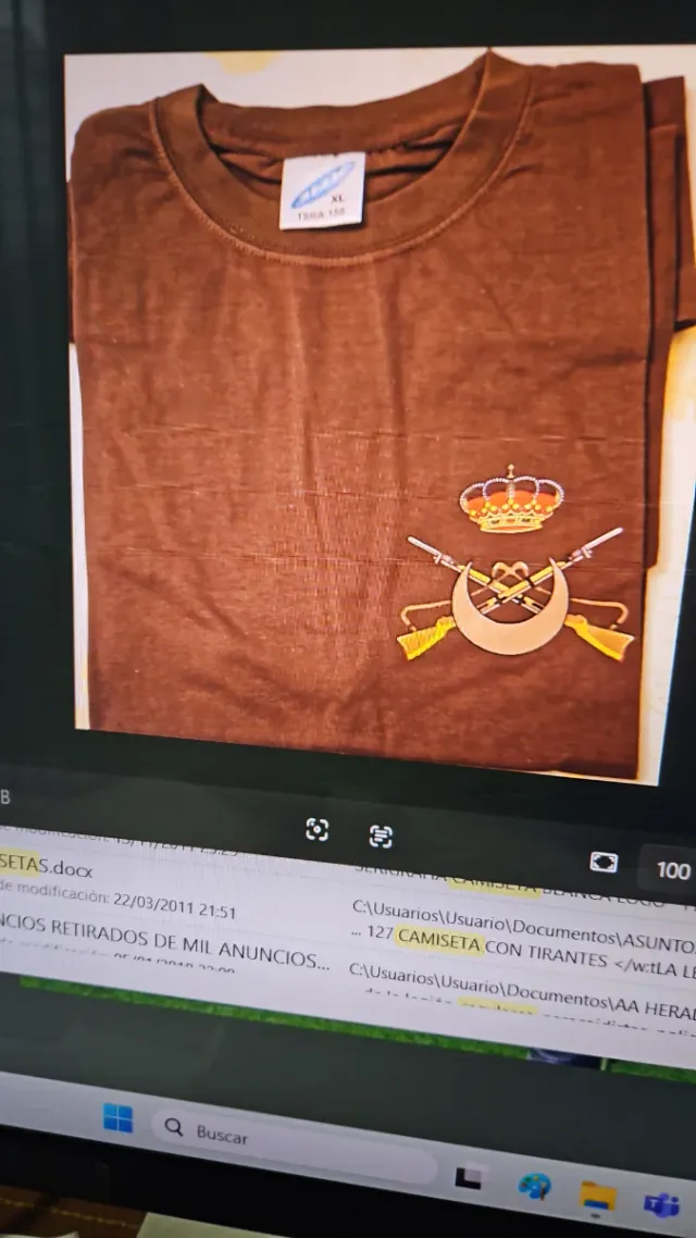 Lote 3 Láminas y Camiseta