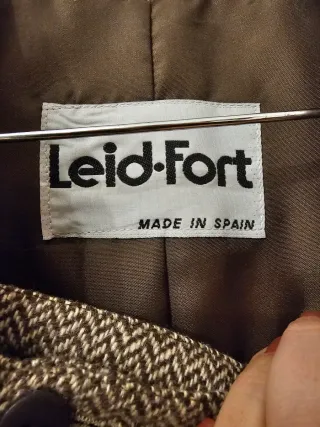 Chaqueta americana y falda Leid-for