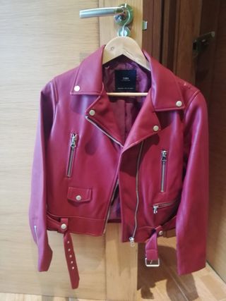 ZARA. Cazadora Biker roja chica talla L (NUEVA)