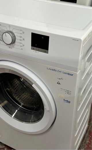 LAVADORA DE CARGA FRONTAL MARCA BEKO DE 6 KILOS