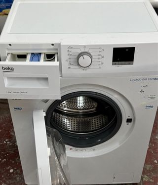 LAVADORA DE CARGA FRONTAL MARCA BEKO DE 6 KILOS