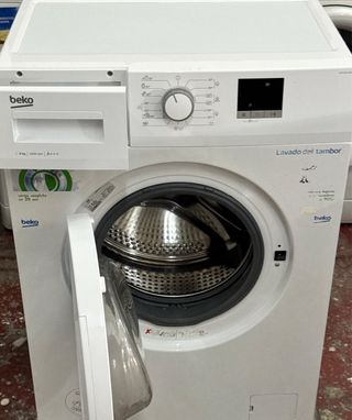 LAVADORA DE CARGA FRONTAL MARCA BEKO DE 6 KILOS