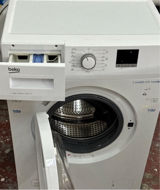 LAVADORA DE CARGA FRONTAL MARCA BEKO DE 6 KILOS