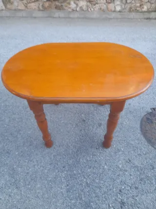 Mesa ovalada de madera maciza8