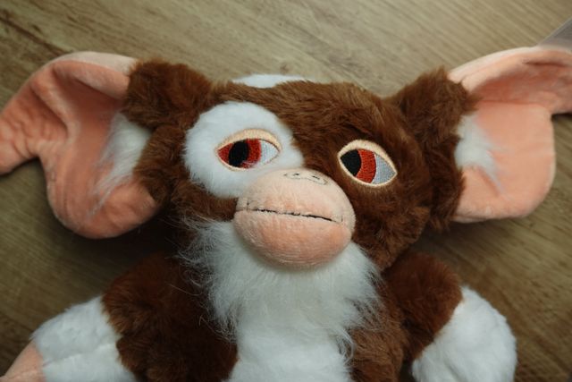 Peluche Gremlin Gizmo Marrom e Branco 28cm