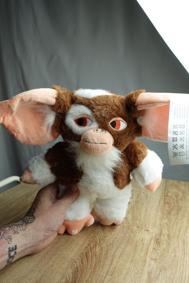 Peluche Gremlin Gizmo Marrom e Branco 28cm