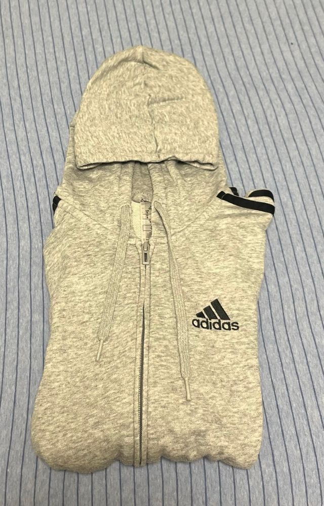 Sudadera Adidas Gris con Capucha