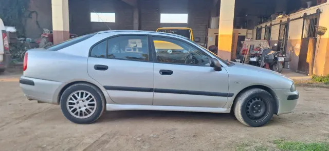 Mitsubishi Carisma 2003