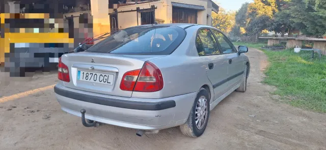 Mitsubishi Carisma 2003