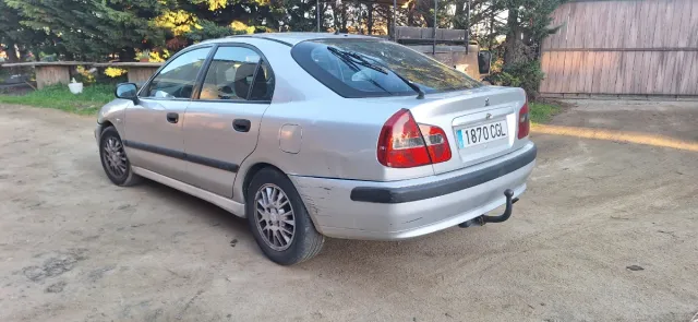 Mitsubishi Carisma 2003