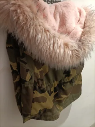 Chaleco calentito militar con peluche rosa interio