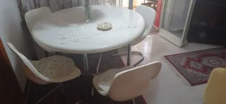 Tavolo rotondo vintage + 4 sedie