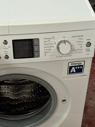 LAVADORA DE CARGA FRONTAL MARCA BOSCH DE 8 KILOS