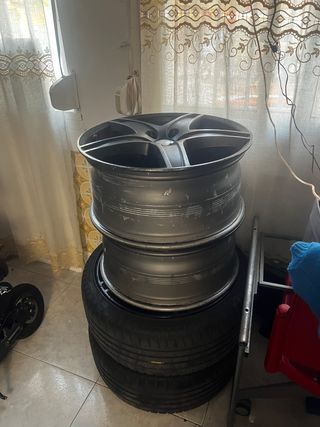 Llantas 19 medida 5x20 + 2 Neumáticos 70%