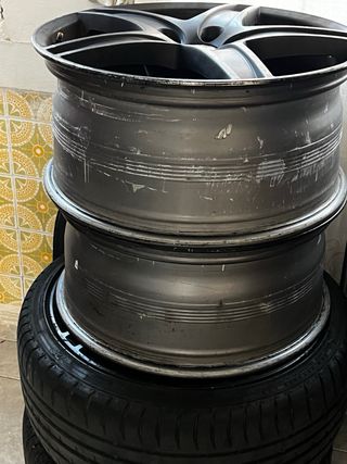 Llantas 19 medida 5x20 + 2 Neumáticos 70%