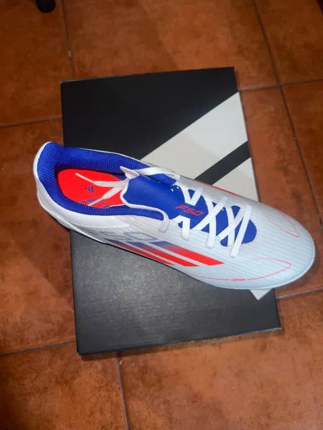 Zapatillas Adidas Futbol Blancas Rojas y Azules