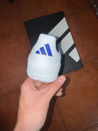 Zapatillas Adidas Futbol Blancas Rojas y Azules