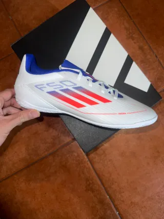 Zapatillas Adidas Futbol Blancas Rojas y Azules