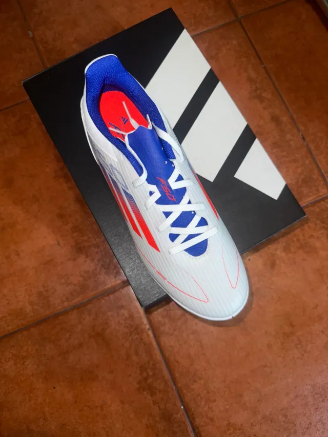 Zapatillas Adidas Futbol Blancas Rojas y Azules