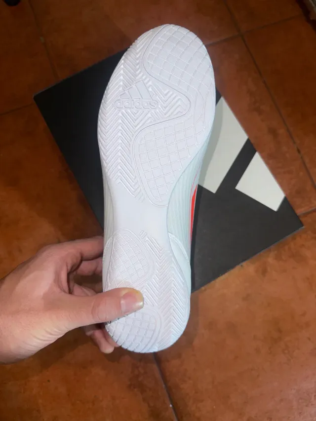 Zapatillas Adidas Futbol Blancas Rojas y Azules