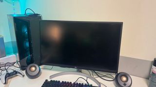 Monitor LG 4K + Altoparlanti