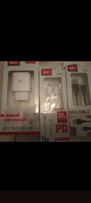 El negro es de Iphone y los demás de tipo C