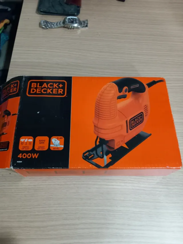 Sierra de vaivén Black+Decker 400W