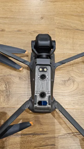 Dron DJI Mavic 3 PRO