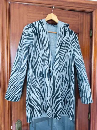 Chaquetón estampado de cebra