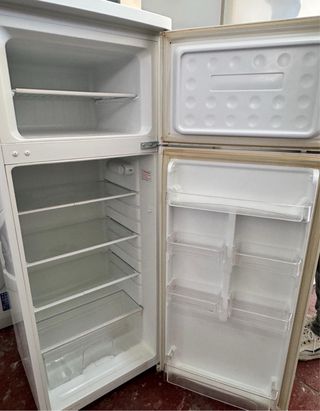 FRIGORÍFICO DE DOS PUERTAS MARCA CANDY NO FROST