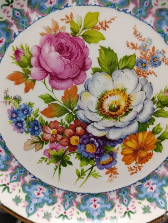 Platos de porcelana Bidasoa con flores
