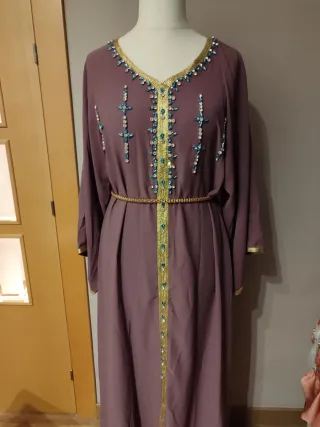 Kaftán árabe azul y dorado