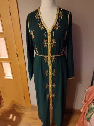 Kaftán árabe azul y dorado