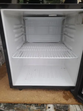 Mini nevera VCH RE-FRESCOS cristal