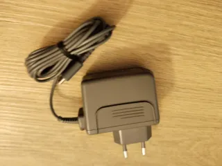 Nintendo DS Cargador USG-002 Marrón