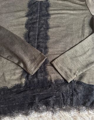 Blusa manga larga con encaje