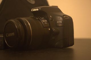 Canon EOS 550D (solo cuerpo)