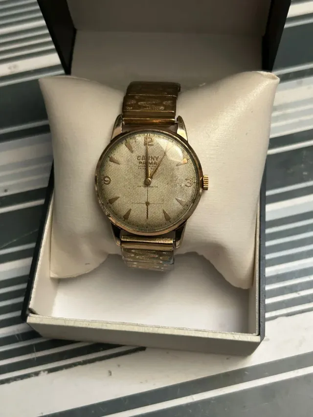 Reloj suizo vintage Cauny Prima bañado de oro