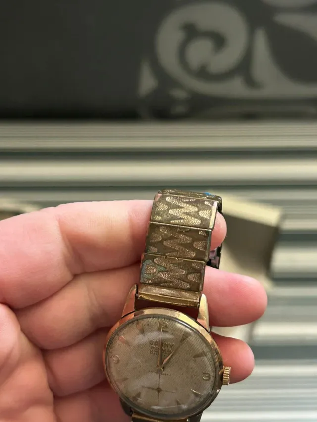 Reloj suizo vintage Cauny Prima bañado de oro