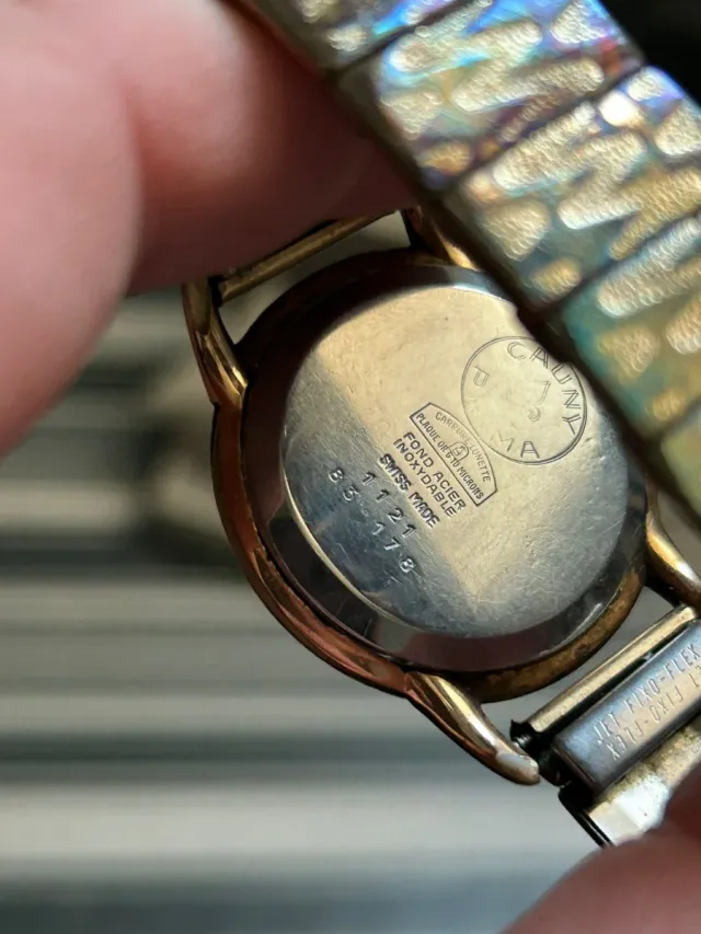 Reloj suizo vintage Cauny Prima bañado de oro