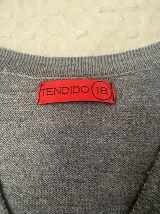 Jersey TENDIDO 18 gris cuello pico Talla L Limpio