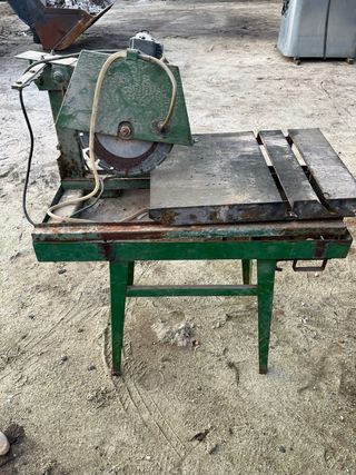 Mesa cortadora de ladrillos