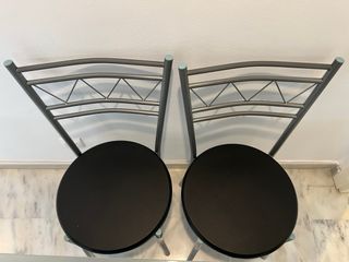 Tavolo da cucina in vetro e metallo