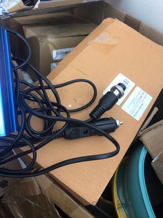 Caixa de som azul para carros